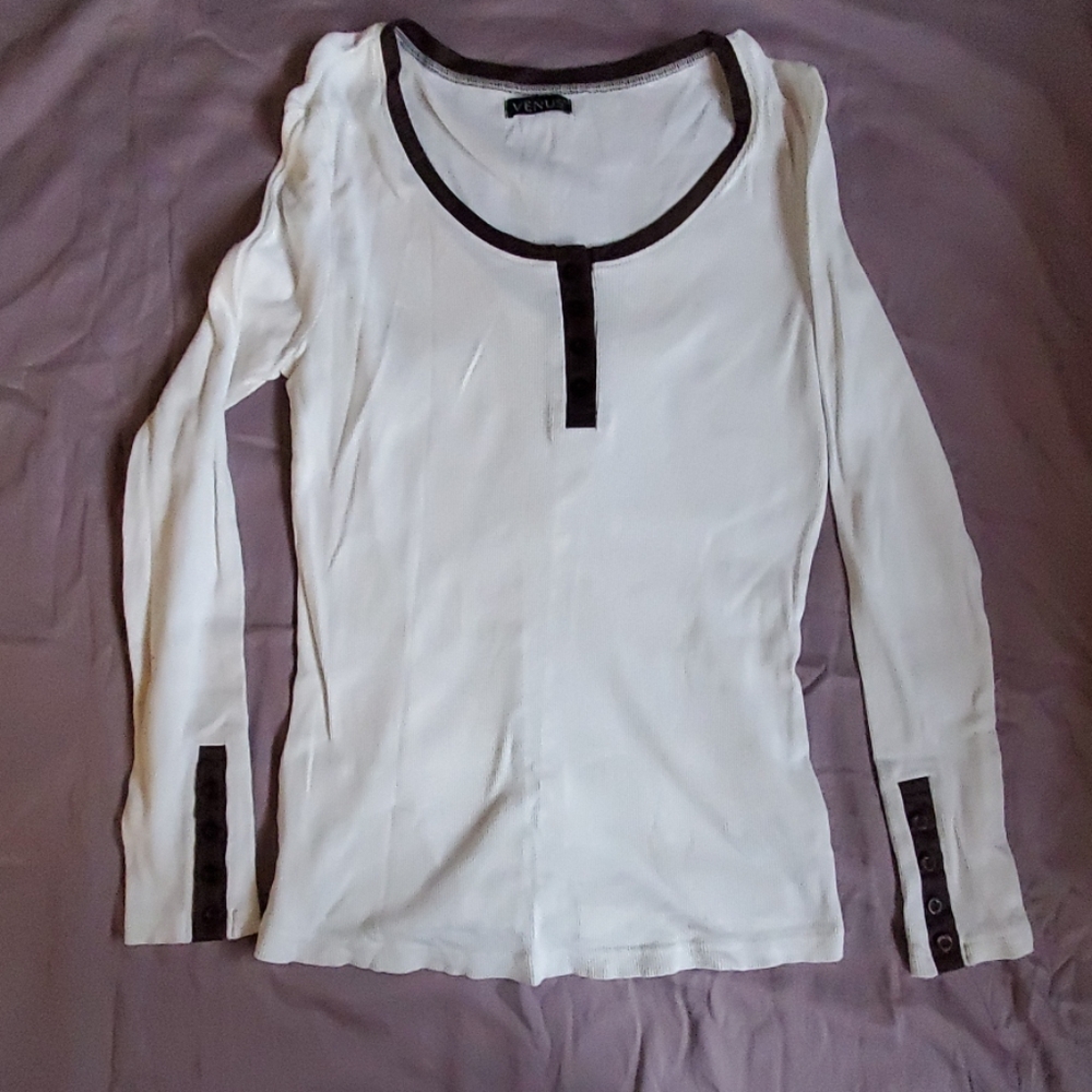 Long sleeve top size md